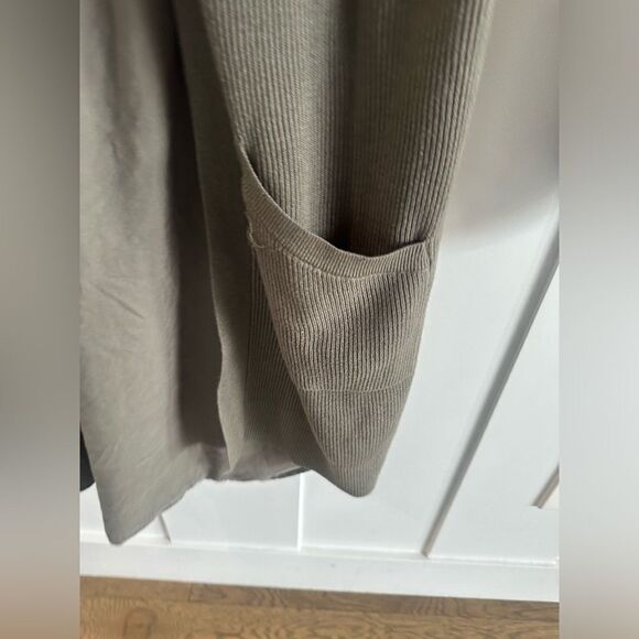 Lululemon Grey Sage Still At Ease Wrap - Picture 12 of 14